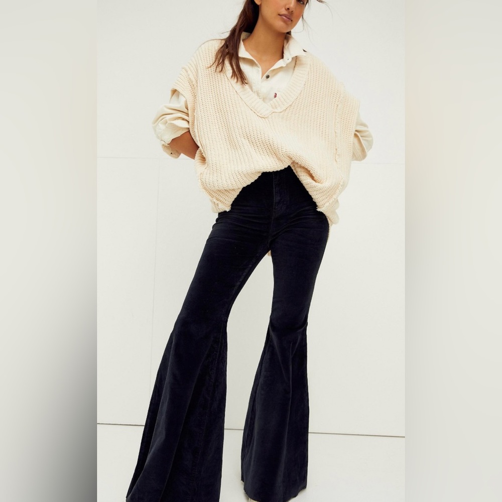 Free people just float on velvet bell bottoms. Size 26